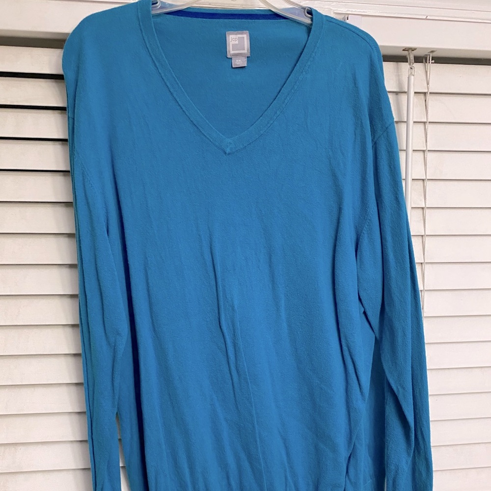 Men’s Aqua VNeck sweater